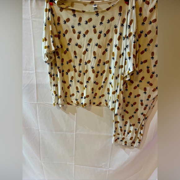 Old Navy Pineapple Print Pajama Set- new without tags - Picture 2 of 2